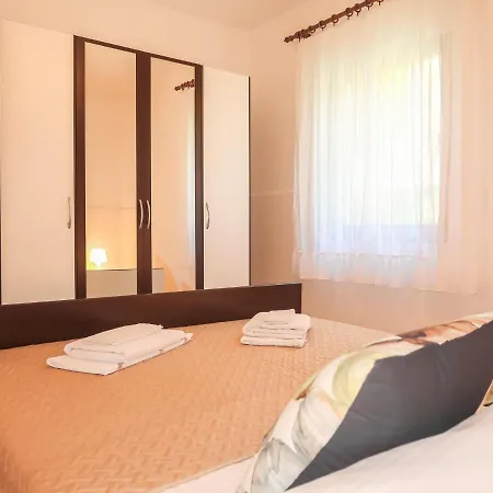 Kolic - Rab316 By Interhome Palit